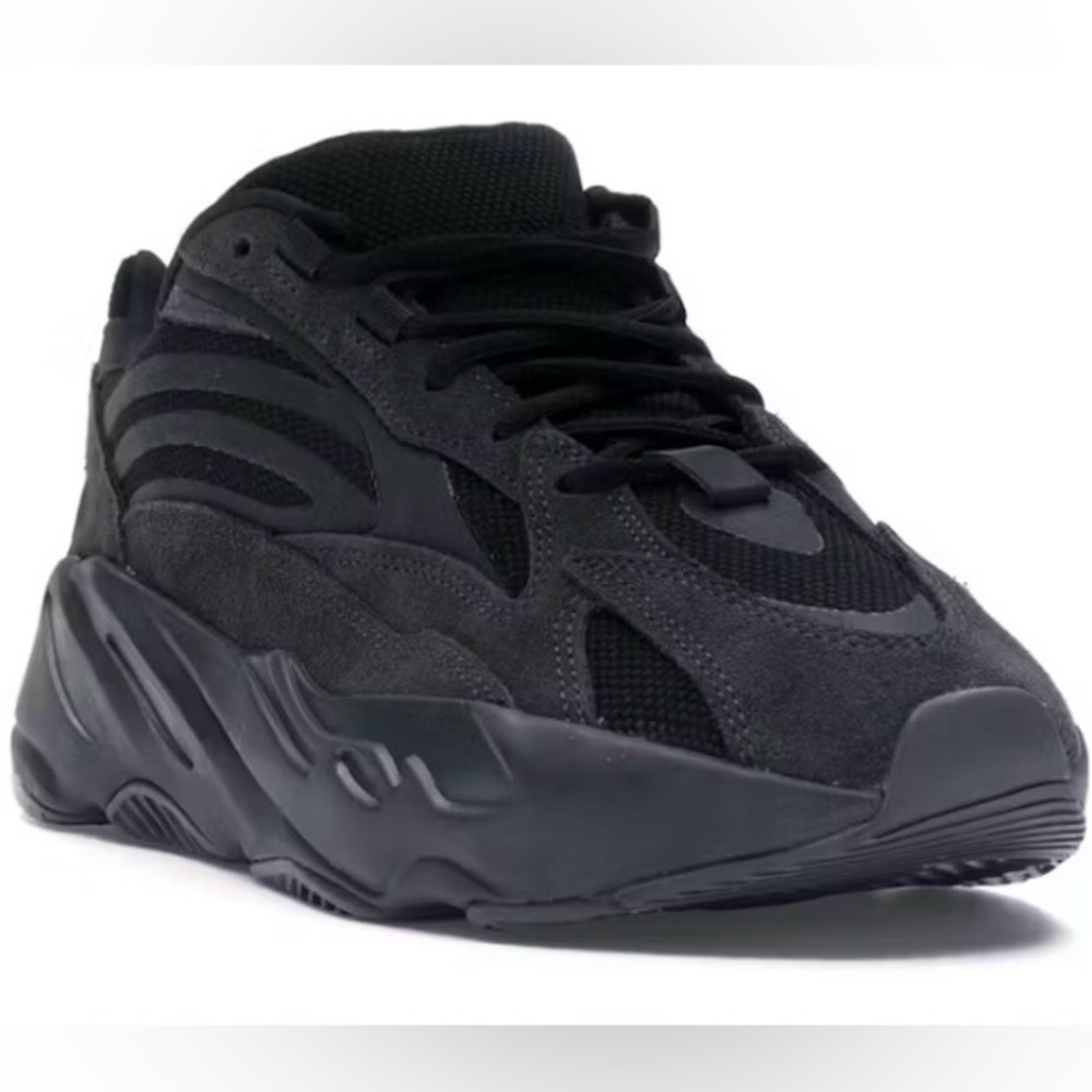 adidas Yeezy Boost 700 V2
Vanta
Sz 6 men
NWT